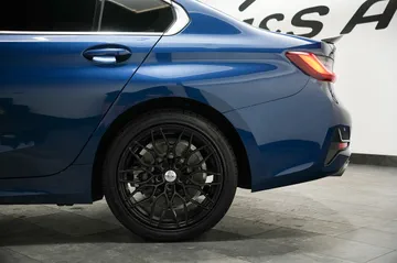 2022 BMW 3 Series 330i thumbnail