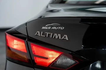 2023 Nissan Altima 2.5 SV thumbnail
