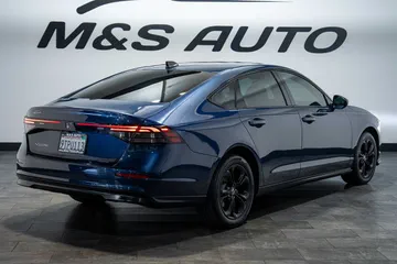 2025 Honda Accord SE thumbnail