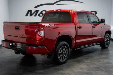 2018 Toyota Tundra SR5 thumbnail