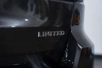 2015 Jeep Grand Cherokee Limited thumbnail