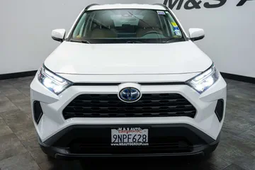 2024 Toyota RAV4 Hybrid LE thumbnail
