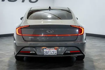 2022 Hyundai Sonata SE thumbnail