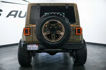 2025 Jeep Wrangler Sport thumbnail