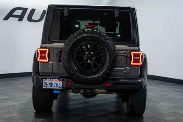 2023 Jeep Wrangler Rubicon thumbnail