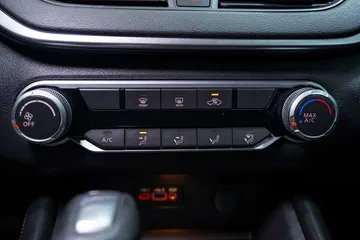 2021 Nissan Altima 2.5 SR thumbnail