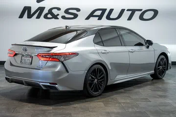 2021 Toyota Camry Hybrid XSE thumbnail