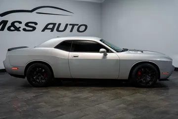 2010 Dodge Challenger SRT8 thumbnail