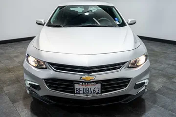 2018 Chevrolet Malibu LT thumbnail