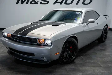 2010 Dodge Challenger SRT8 thumbnail