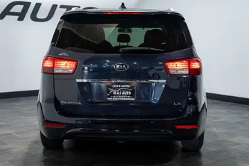 2016 Kia Sedona LX thumbnail