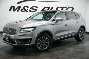 2020 Lincoln Nautilus Reserve thumbnail