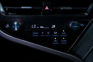 2021 Toyota Camry Hybrid XSE thumbnail
