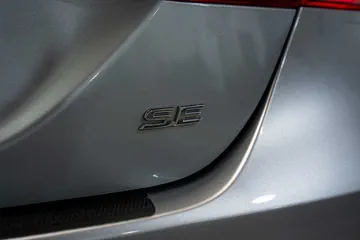 2021 Toyota Camry SE thumbnail