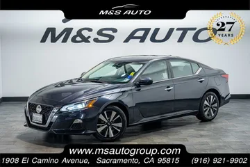 2021 Nissan Altima 2.5 SV thumbnail