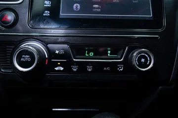 2015 Honda Civic SE thumbnail