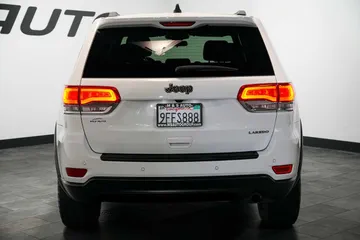 2018 Jeep Grand Cherokee Laredo thumbnail