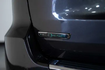 2015 Jeep Grand Cherokee Limited thumbnail