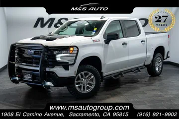 2022 Chevrolet Silverado LT Trail Boss thumbnail