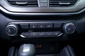 2025 Nissan Altima SV thumbnail