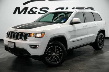 2018 Jeep Grand Cherokee Laredo thumbnail