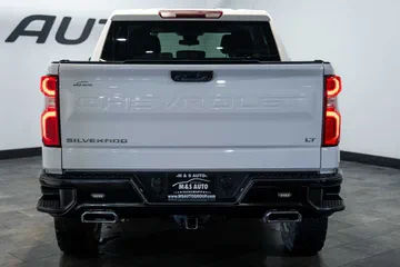 2022 Chevrolet Silverado LT Trail Boss thumbnail
