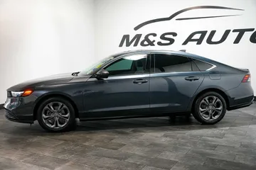 2023 Honda Accord EX thumbnail