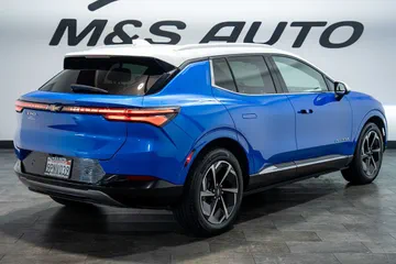 2024 Chevrolet Equinox LT thumbnail
