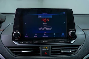 2021 Nissan Altima 2.5 SR thumbnail