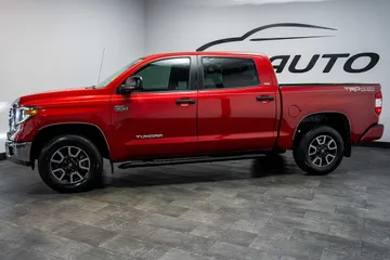 2018 Toyota Tundra SR5 thumbnail