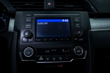 2018 Honda Civic LX thumbnail