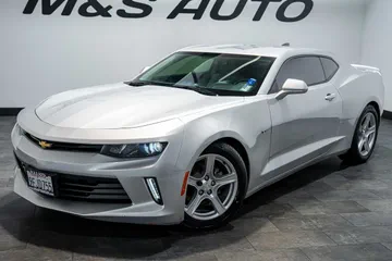 2016 Chevrolet Camaro 1LT thumbnail