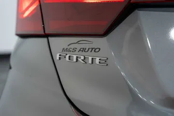 2023 Kia Forte LXS thumbnail