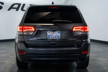 2015 Jeep Grand Cherokee Limited thumbnail