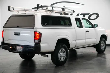 2022 Toyota Tacoma SR thumbnail