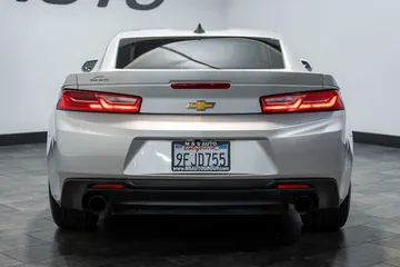 2016 Chevrolet Camaro 1LT thumbnail