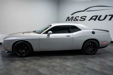 2010 Dodge Challenger SRT8 thumbnail