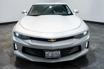 2016 Chevrolet Camaro 1LT thumbnail