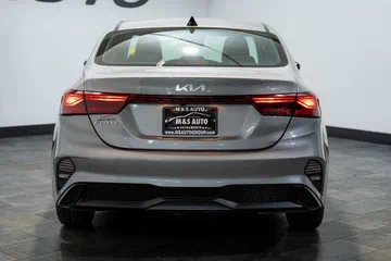 2023 Kia Forte LXS thumbnail