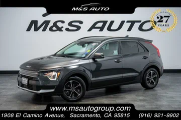 2024 Kia Niro EX thumbnail