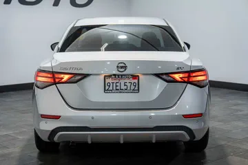 2023 Nissan Sentra SV thumbnail