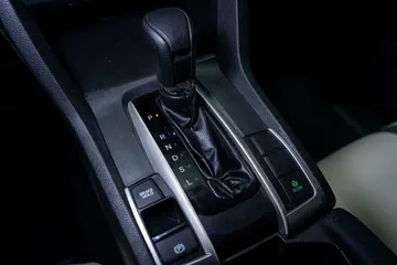 2018 Honda Civic LX thumbnail