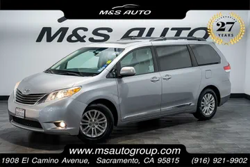 2013 Toyota Sienna XLE thumbnail