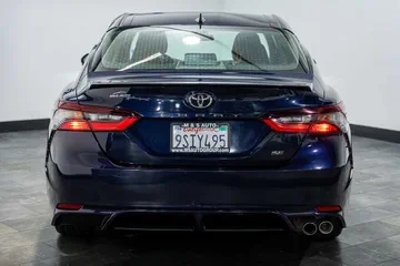 2022 Toyota Camry SE thumbnail