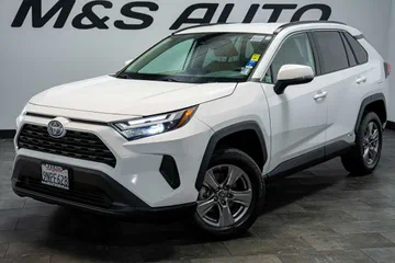 2024 Toyota RAV4 Hybrid LE thumbnail