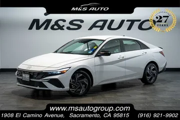 2025 Hyundai Elantra SEL Sport thumbnail