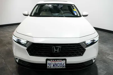 2023 Honda Accord EX thumbnail