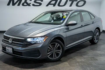 2024 Volkswagen Jetta SE thumbnail