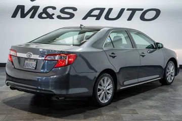2012 Toyota Camry XLE thumbnail