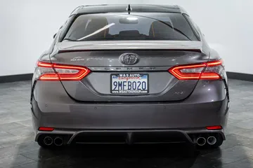 2018 Toyota Camry XLE V6 thumbnail